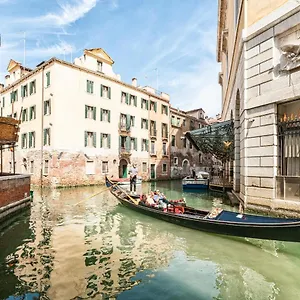  Apartment Casanova Fenice - Canal View Italy